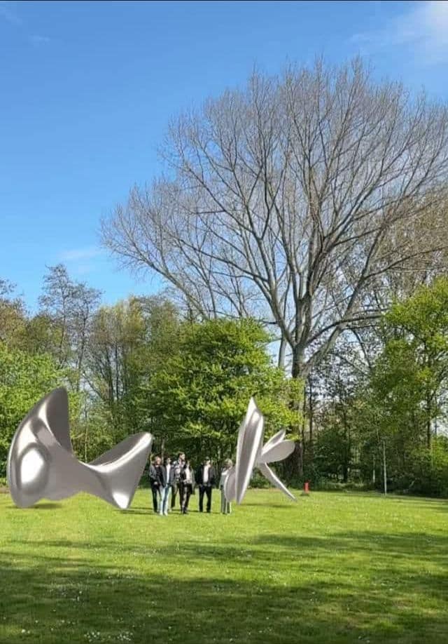 Oorbel en aangetaste danser, augmented reality door Rinke Baaima