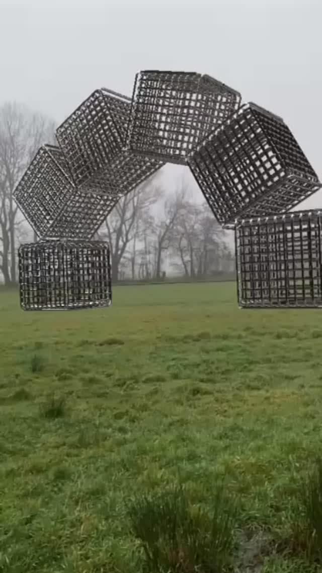 Swinging sculptures, augmented reality door Rinke Baaima